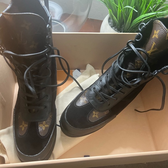 Louis Vuitton Black and Gold Combat Boots - Picture 1 of 5